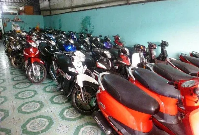 Khu vực lưu giữ xe máy của cửa hiệu cầm đồ